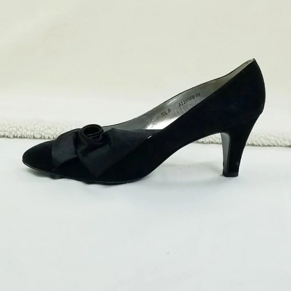 Bally Dagmar size 5.5B Women's Black Suede Satin Bow Accent Slip On Kitten Heels - Picture 1 of 12